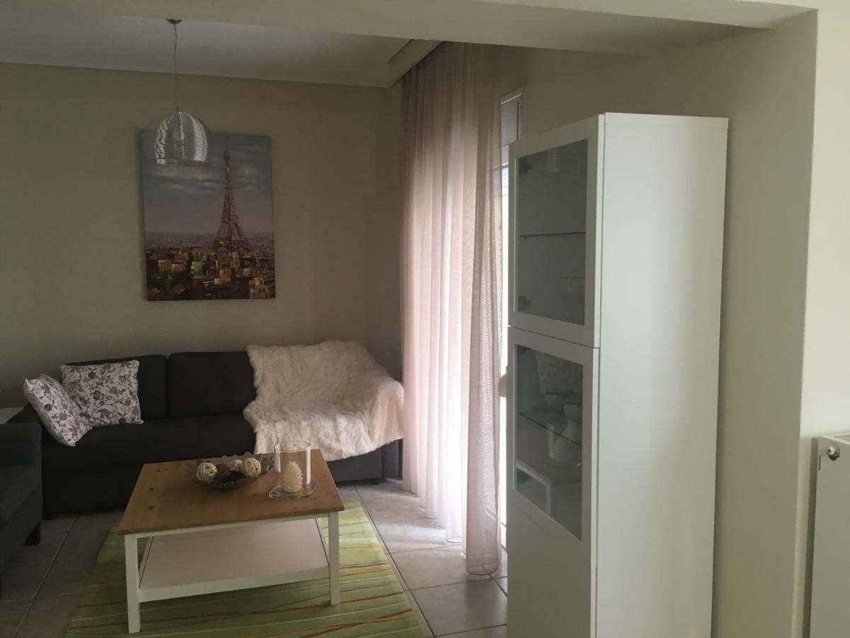 Cozy And Quiet Mini City Apartment Tríkala Exterior foto